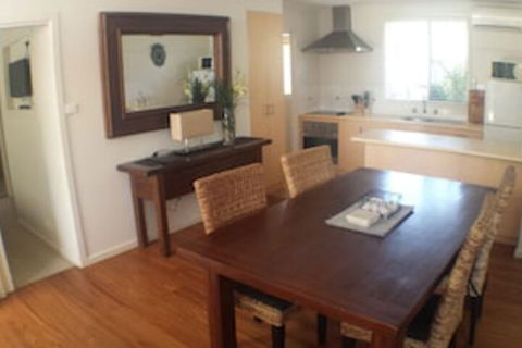 Oceana Holiday Units - Holiday Adelaide 0