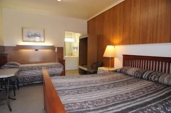 Bamboo Motor Inn - Holiday Adelaide 1