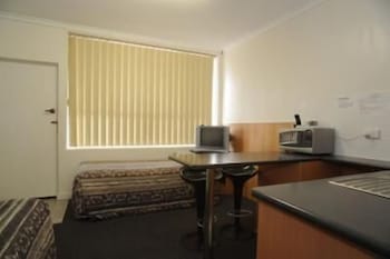 Bamboo Motor Inn - Holiday Adelaide 3