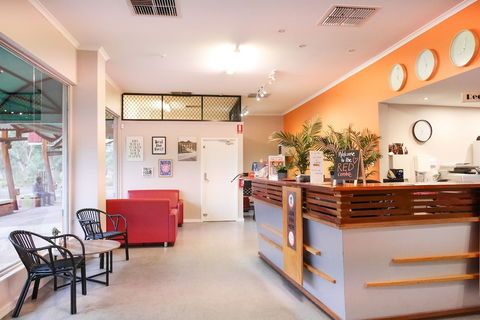 Alice Springs YHA - Hostel - Holiday Adelaide 4