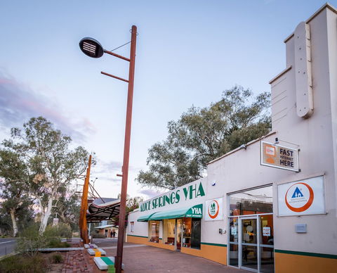 Alice Springs YHA - Hostel - Holiday Adelaide 0