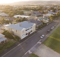 Port Elliot Beach House YHA Hostel - Holiday Adelaide