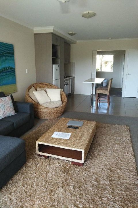 Airlie Central Apartments - Holiday Adelaide 0