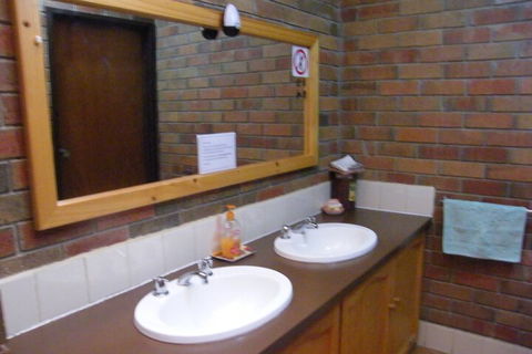 Boomers Guest House Hamilton - Holiday Adelaide 7