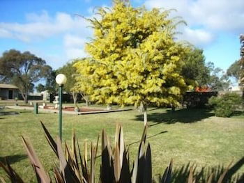 Bairnsdale Main Motel - Holiday Adelaide 0