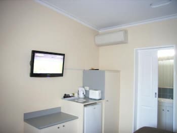 Bairnsdale Main Motel - Holiday Adelaide 6