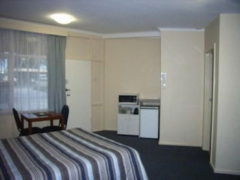 Bairnsdale Main Motel - Holiday Adelaide 3