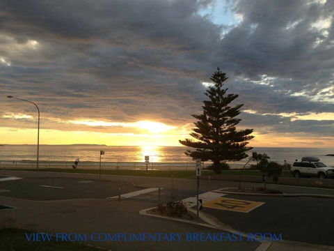 Beachhouse Mollymook - Holiday Adelaide 0