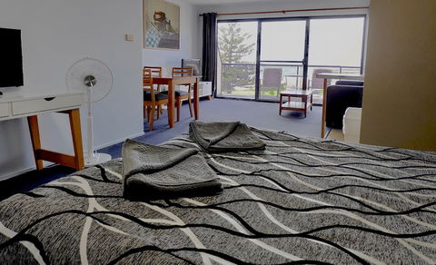 Beachhouse Mollymook - Holiday Adelaide 5