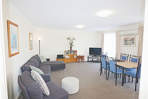Capri Apartments - Holiday Adelaide 2