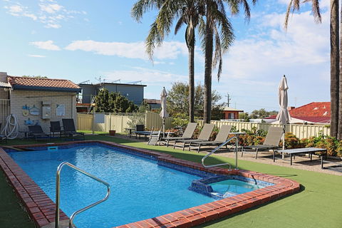 Capri Apartments - Holiday Adelaide 0