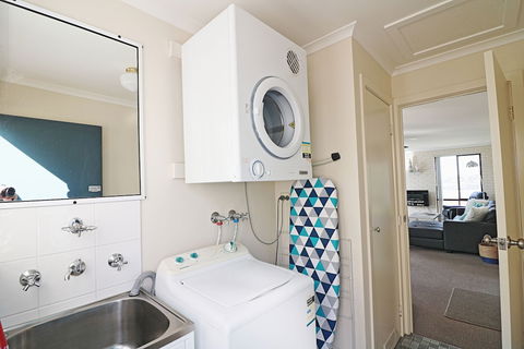 Capri Apartments - Holiday Adelaide 3