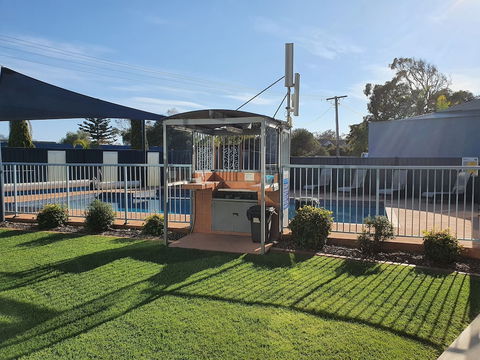 Grandeur Holiday Units - Holiday Adelaide 4