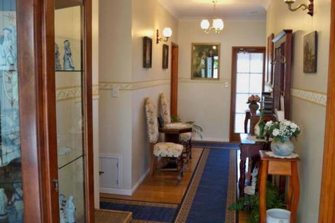 Johnstones On Oxley Bed & Breakfast - Holiday Adelaide 3