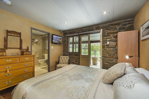 1860 Wine Country Cottages - Holiday Adelaide 1