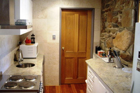 1860 Wine Country Cottages - Holiday Adelaide 6
