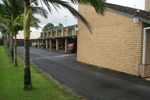 Sun Plaza Motel Mackay - Holiday Adelaide 1