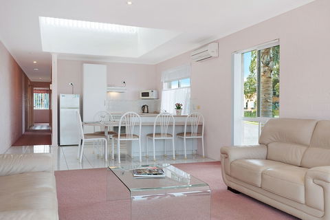 Beach Street Apartments - Holiday Adelaide 6
