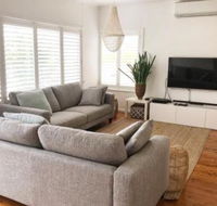 The Seaside Beachhouse Mollymook - Holiday Adelaide