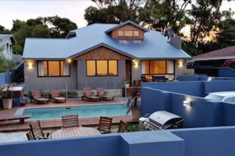 Waikiki Beach Bed & Breakfast - Holiday Adelaide 0