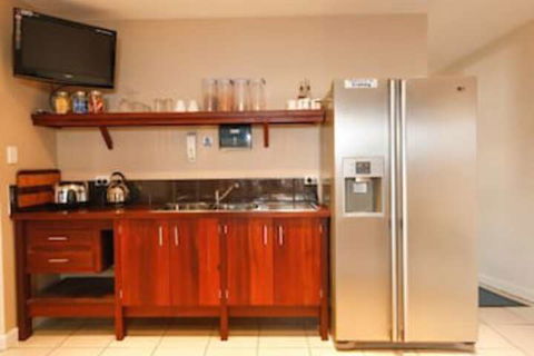 Waikiki Beach Bed & Breakfast - Holiday Adelaide 4