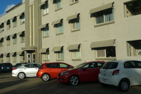 Hampton Court Apartments - Holiday Adelaide 0