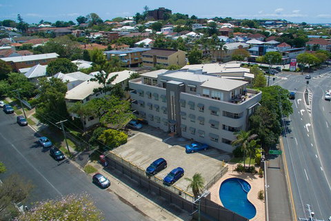 Hampton Court Apartments - Holiday Adelaide 2