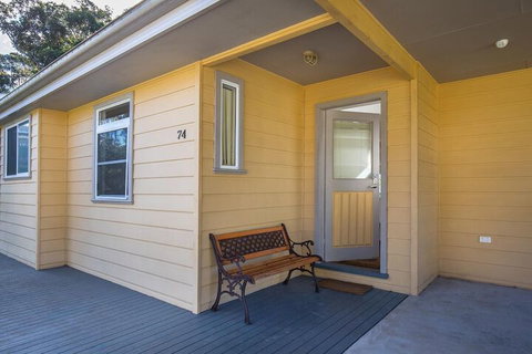 Breeze In Mollymook - Holiday Adelaide 4