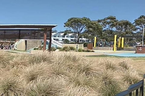 Breeze In Mollymook - Holiday Adelaide 1