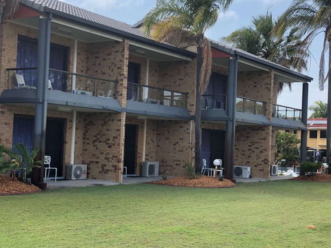 Bribie Waterways Motel - Holiday Adelaide 2