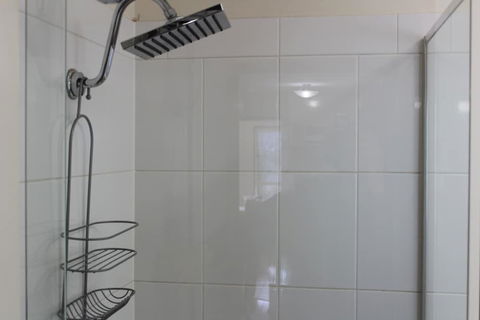 Australian Home Away At East Doncaster Andersons Creek 1 - Holiday Adelaide 5