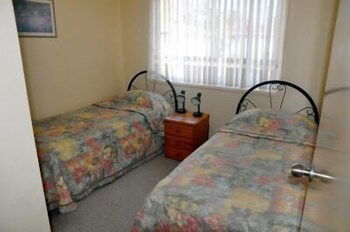 Beachfront Apartments - Holiday Adelaide 4
