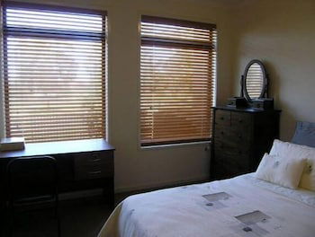 Insaa Serviced Apartments Dandenong - Holiday Adelaide 5