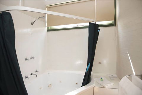 Ballarat Serviced Apartments - Holiday Adelaide 4