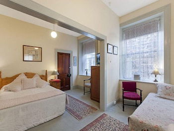 Victoria House - Holiday Adelaide 2