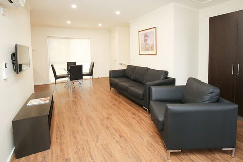 Aquarius Apartments And Cabins - Holiday Adelaide 6