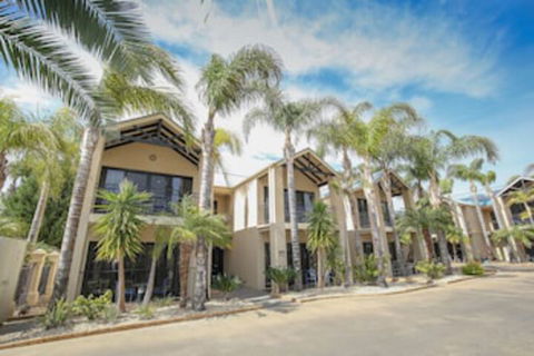 Aquarius Apartments And Cabins - Holiday Adelaide 0