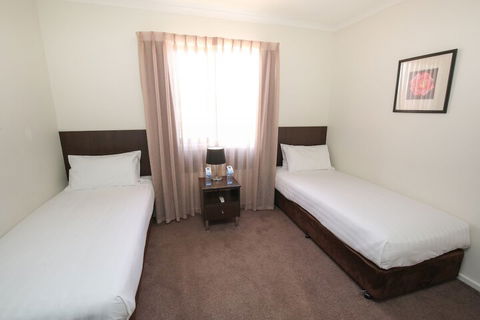 Aquarius Apartments And Cabins - Holiday Adelaide 4