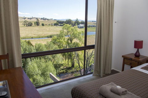 Delatite Apartments Timbertop & Fir - Holiday Adelaide 4