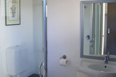 Delatite Apartments Timbertop & Fir - Holiday Adelaide 5