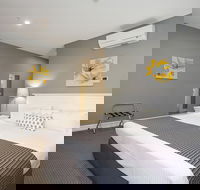 CH Boutique Hotel - Holiday Adelaide