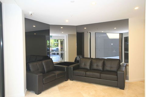 RNR Serviced Apartments North Melbourne - Holiday Adelaide 2