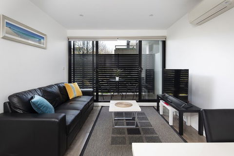 RNR Serviced Apartments North Melbourne - Holiday Adelaide 3