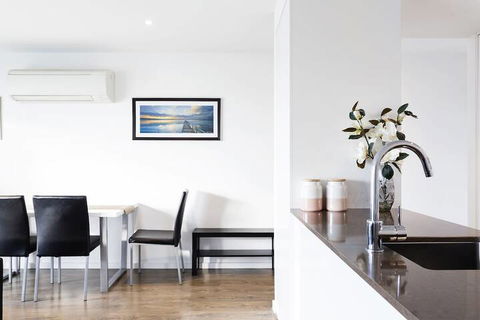 RNR Serviced Apartments North Melbourne - Holiday Adelaide 4