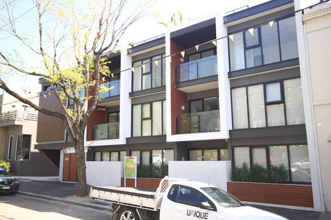 RNR Serviced Apartments North Melbourne - Holiday Adelaide 1