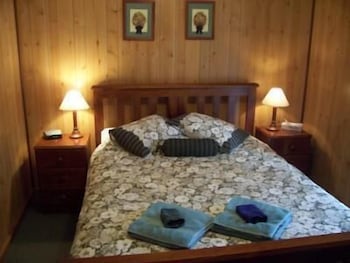 Clare Valley Cabins - Holiday Adelaide 6