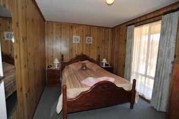 Clare Valley Cabins - Holiday Adelaide 4