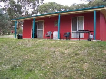 Clare Valley Cabins - Holiday Adelaide 0