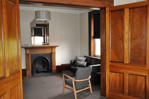 Cowgill House - Holiday Adelaide 5