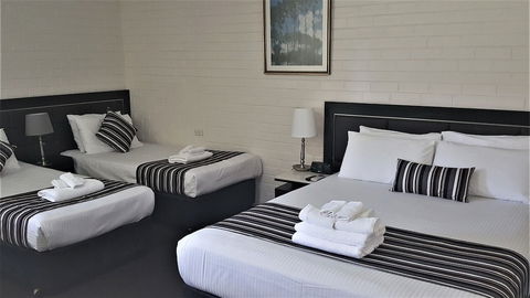 Hibiscus Lakeside Motel - Holiday Adelaide 5